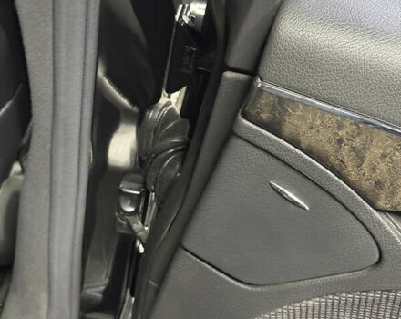 Черный Мерседес Е-Класс, объемом двигателя 4 л и пробегом 237 тыс. км за 7999 $, фото 43 на Automoto.ua