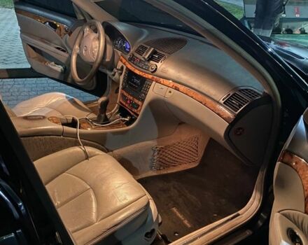 Чорний Мерседес Е-Клас, об'ємом двигуна 2.2 л та пробігом 344 тис. км за 3700 $, фото 3 на Automoto.ua