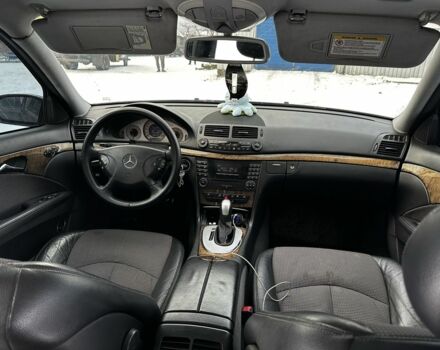 Чорний Мерседес Е-Клас, об'ємом двигуна 3.2 л та пробігом 500 тис. км за 6900 $, фото 7 на Automoto.ua