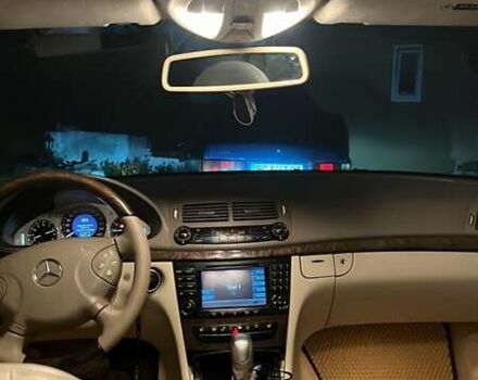 Черный Мерседес Е-Класс, объемом двигателя 4.97 л и пробегом 327 тыс. км за 5200 $, фото 29 на Automoto.ua
