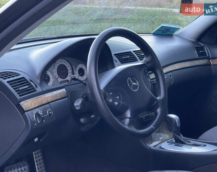 Мерседес Е-Клас 2004 у Вінниці на Automoto.ua Чорний Мерседес Е-Клас, об'ємом двигуна 3.2 л та пробігом 335 тис. км за 8500 $, фото 20 на Automoto.ua