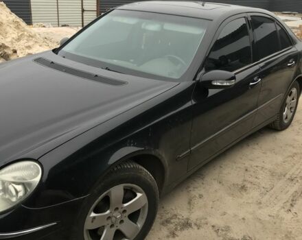 Черный Мерседес Е-Класс, объемом двигателя 3.2 л и пробегом 150 тыс. км за 6300 $, фото 2 на Automoto.ua