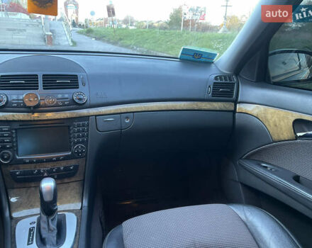 Мерседес Е-Клас 2004 у Вінниці на Automoto.ua Чорний Мерседес Е-Клас, об'ємом двигуна 3.2 л та пробігом 335 тис. км за 8500 $, фото 23 на Automoto.ua