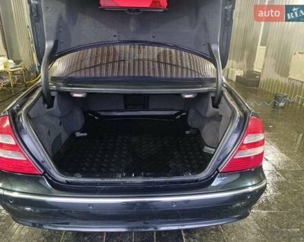 Черный Мерседес Е-Класс, объемом двигателя 3.2 л и пробегом 333 тыс. км за 6500 $, фото 14 на Automoto.ua