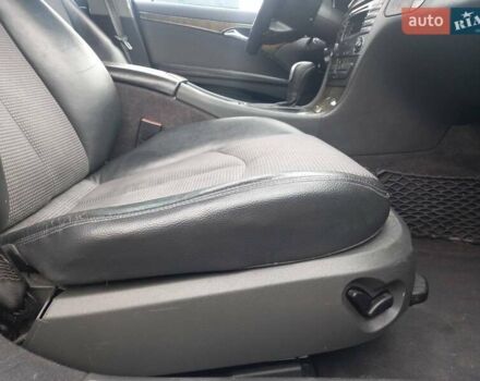 Чорний Мерседес Е-Клас, об'ємом двигуна 2.7 л та пробігом 318 тис. км за 6350 $, фото 13 на Automoto.ua