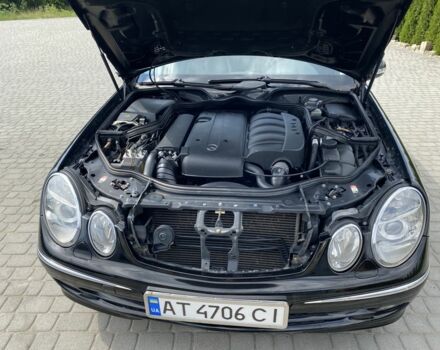 Черный Мерседес Е-Класс, объемом двигателя 2.1 л и пробегом 200 тыс. км за 6700 $, фото 5 на Automoto.ua