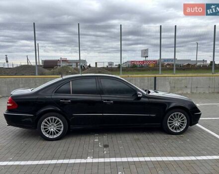 Черный Мерседес Е-Класс, объемом двигателя 4.97 л и пробегом 357 тыс. км за 10500 $, фото 3 на Automoto.ua