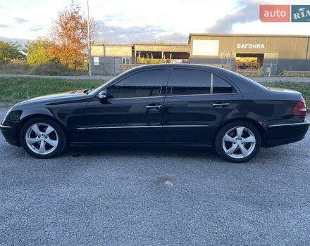 Мерседес Е-Клас 2004 у Вінниці на Automoto.ua Чорний Мерседес Е-Клас, об'ємом двигуна 3.2 л та пробігом 335 тис. км за 8500 $, фото 5 на Automoto.ua