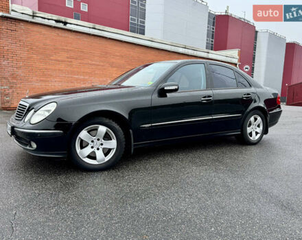 Черный Мерседес Е-Класс, объемом двигателя 3.2 л и пробегом 280 тыс. км за 5900 $, фото 3 на Automoto.ua
