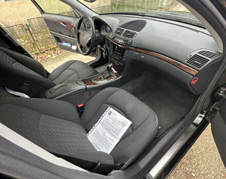 Черный Мерседес Е-Класс, объемом двигателя 1.8 л и пробегом 267 тыс. км за 6950 $, фото 22 на Automoto.ua