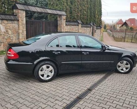 Черный Мерседес Е-Класс, объемом двигателя 1.8 л и пробегом 298 тыс. км за 8200 $, фото 1 на Automoto.ua
