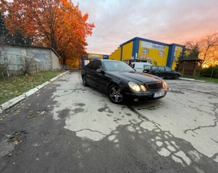 Чорний Мерседес Е-Клас, об'ємом двигуна 2.2 л та пробігом 300 тис. км за 3100 $, фото 1 на Automoto.ua