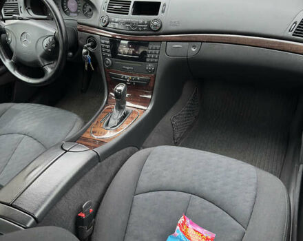 Чорний Мерседес Е-Клас, об'ємом двигуна 1.8 л та пробігом 298 тис. км за 7500 $, фото 26 на Automoto.ua