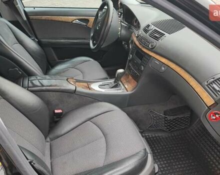 Черный Мерседес Е-Класс, объемом двигателя 1.8 л и пробегом 298 тыс. км за 8200 $, фото 46 на Automoto.ua