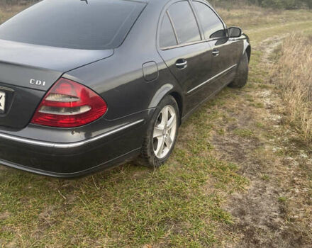 Черный Мерседес Е-Класс, объемом двигателя 2.15 л и пробегом 400 тыс. км за 6990 $, фото 4 на Automoto.ua