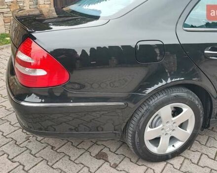 Черный Мерседес Е-Класс, объемом двигателя 1.8 л и пробегом 298 тыс. км за 8200 $, фото 31 на Automoto.ua