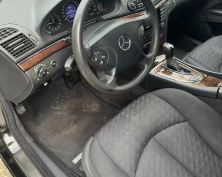 Чорний Мерседес Е-Клас, об'ємом двигуна 1.8 л та пробігом 268 тис. км за 7500 $, фото 10 на Automoto.ua