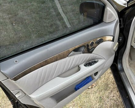 Черный Мерседес Е-Класс, объемом двигателя 2 л и пробегом 355 тыс. км за 6200 $, фото 11 на Automoto.ua