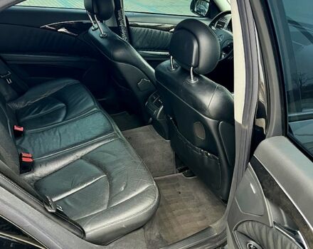 Черный Мерседес Е-Класс, объемом двигателя 3.2 л и пробегом 325 тыс. км за 6500 $, фото 9 на Automoto.ua