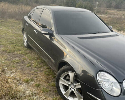 Черный Мерседес Е-Класс, объемом двигателя 2.15 л и пробегом 400 тыс. км за 6990 $, фото 2 на Automoto.ua