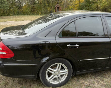 Черный Мерседес Е-Класс, объемом двигателя 2 л и пробегом 355 тыс. км за 6200 $, фото 4 на Automoto.ua