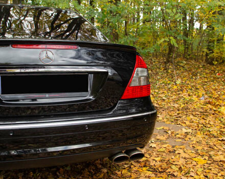 Чорний Мерседес Е-Клас, об'ємом двигуна 5 л та пробігом 202 тис. км за 15000 $, фото 7 на Automoto.ua