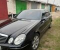 Черный Мерседес Е-Класс, объемом двигателя 2.2 л и пробегом 350 тыс. км за 3200 $, фото 6 на Automoto.ua