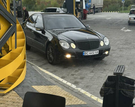 Черный Мерседес Е-Класс, объемом двигателя 2.15 л и пробегом 450 тыс. км за 7800 $, фото 5 на Automoto.ua