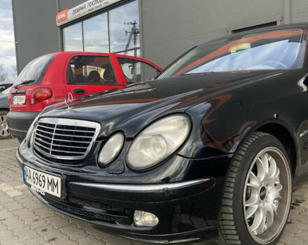Черный Мерседес Е-Класс, объемом двигателя 4.97 л и пробегом 340 тыс. км за 4500 $, фото 13 на Automoto.ua