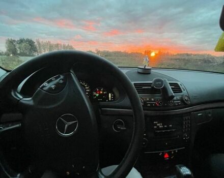 Чорний Мерседес Е-Клас, об'ємом двигуна 2.2 л та пробігом 300 тис. км за 3100 $, фото 5 на Automoto.ua