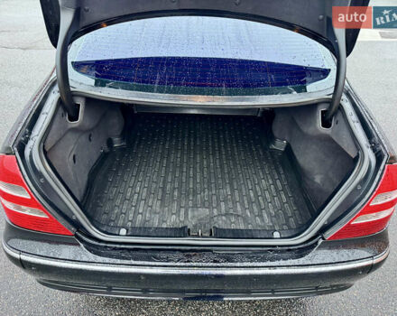 Черный Мерседес Е-Класс, объемом двигателя 3.2 л и пробегом 280 тыс. км за 5900 $, фото 14 на Automoto.ua