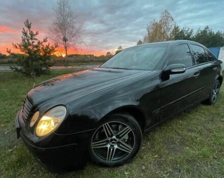 Чорний Мерседес Е-Клас, об'ємом двигуна 2.2 л та пробігом 300 тис. км за 3100 $, фото 4 на Automoto.ua