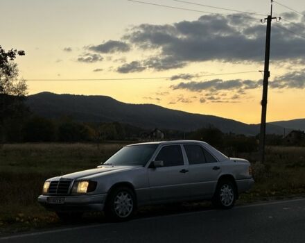 Черный Мерседес Е-Класс, объемом двигателя 3.2 л и пробегом 375 тыс. км за 1850 $, фото 2 на Automoto.ua