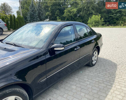Черный Мерседес Е-Класс, объемом двигателя 2.15 л и пробегом 200 тыс. км за 6700 $, фото 8 на Automoto.ua