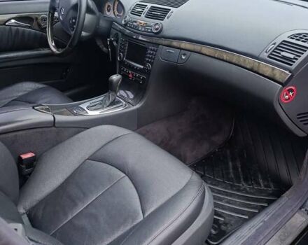 Черный Мерседес Е-Класс, объемом двигателя 3.2 л и пробегом 333 тыс. км за 6500 $, фото 18 на Automoto.ua