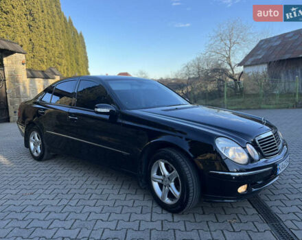 Черный Мерседес Е-Класс, объемом двигателя 1.8 л и пробегом 271 тыс. км за 6600 $, фото 10 на Automoto.ua