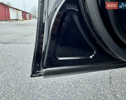 Черный Мерседес Е-Класс, объемом двигателя 3.2 л и пробегом 280 тыс. км за 5900 $, фото 18 на Automoto.ua