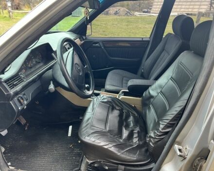 Черный Мерседес Е-Класс, объемом двигателя 3.2 л и пробегом 375 тыс. км за 1850 $, фото 8 на Automoto.ua