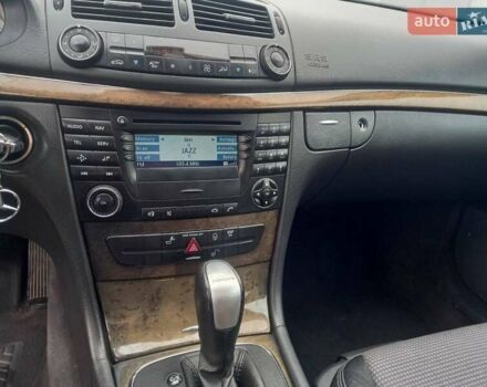 Чорний Мерседес Е-Клас, об'ємом двигуна 2.7 л та пробігом 318 тис. км за 6350 $, фото 26 на Automoto.ua