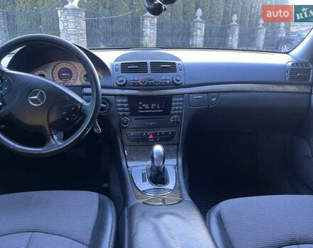 Черный Мерседес Е-Класс, объемом двигателя 1.8 л и пробегом 271 тыс. км за 6600 $, фото 17 на Automoto.ua