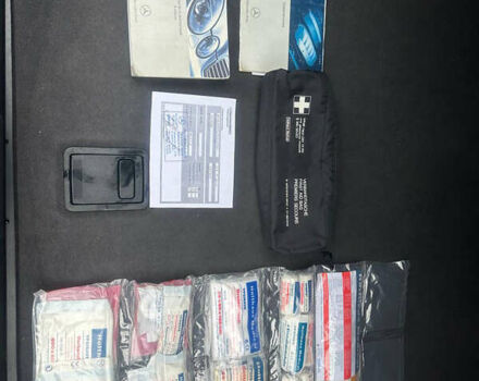 Чорний Мерседес Е-Клас, об'ємом двигуна 1.8 л та пробігом 390 тис. км за 6999 $, фото 17 на Automoto.ua