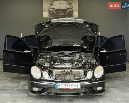 Черный Мерседес Е-Класс, объемом двигателя 4 л и пробегом 237 тыс. км за 7999 $, фото 26 на Automoto.ua