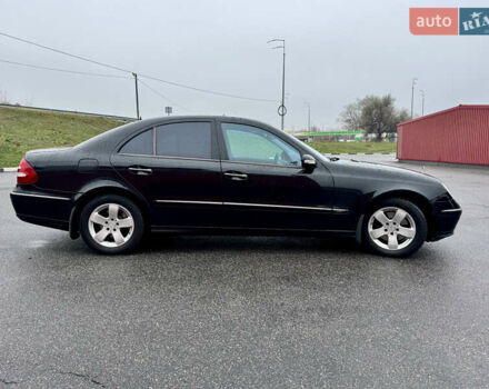 Черный Мерседес Е-Класс, объемом двигателя 3.2 л и пробегом 280 тыс. км за 5900 $, фото 12 на Automoto.ua