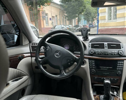 Чорний Мерседес Е-Клас, об'ємом двигуна 2.2 л та пробігом 290 тис. км за 7000 $, фото 7 на Automoto.ua