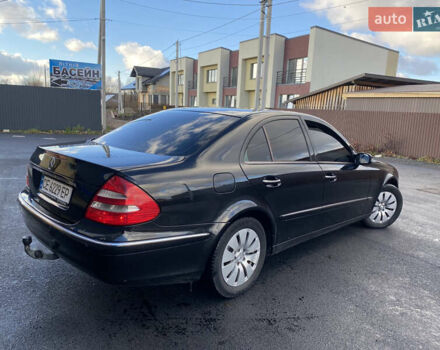 Черный Мерседес Е-Класс, объемом двигателя 3.2 л и пробегом 300 тыс. км за 6900 $, фото 4 на Automoto.ua