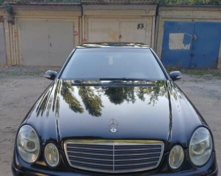 Черный Мерседес Е-Класс, объемом двигателя 1.8 л и пробегом 388 тыс. км за 8300 $, фото 2 на Automoto.ua