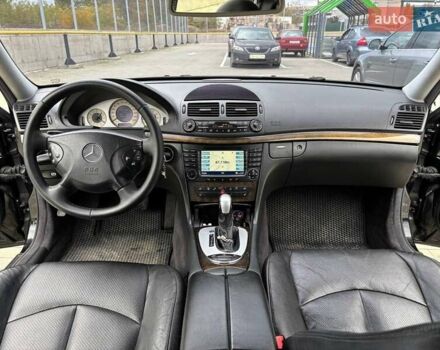 Черный Мерседес Е-Класс, объемом двигателя 4.97 л и пробегом 357 тыс. км за 10500 $, фото 9 на Automoto.ua