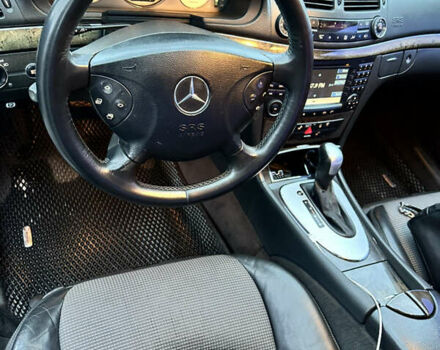 Черный Мерседес Е-Класс, объемом двигателя 2.7 л и пробегом 349 тыс. км за 5500 $, фото 8 на Automoto.ua