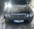 Черный Мерседес Е-Класс, объемом двигателя 2.2 л и пробегом 350 тыс. км за 3200 $, фото 9 на Automoto.ua