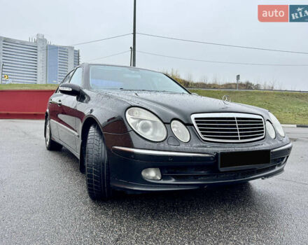 Черный Мерседес Е-Класс, объемом двигателя 3.2 л и пробегом 280 тыс. км за 5900 $, фото 6 на Automoto.ua